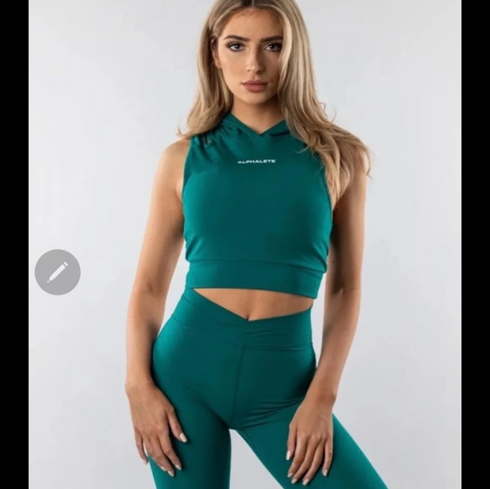 Alpalete Activewear Set - Picture 1 of 4